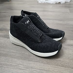 Ryka Gwyn Women's Surround Fit Charcoal Wool Zip Up Ankle Sneaker Size 7.5